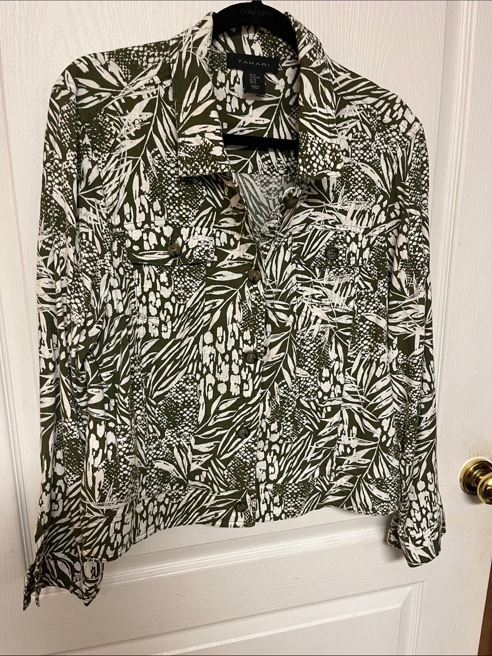 Tahari Olive & White Botanical Print light linen Button-Front Jacket